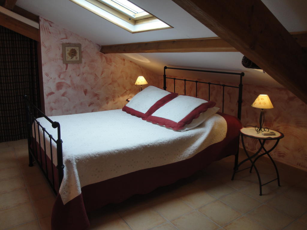 Bastide De La Treille Vila Montaren-et-Saint-Médiers Quarto foto